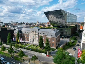 Hasselt-city-hall